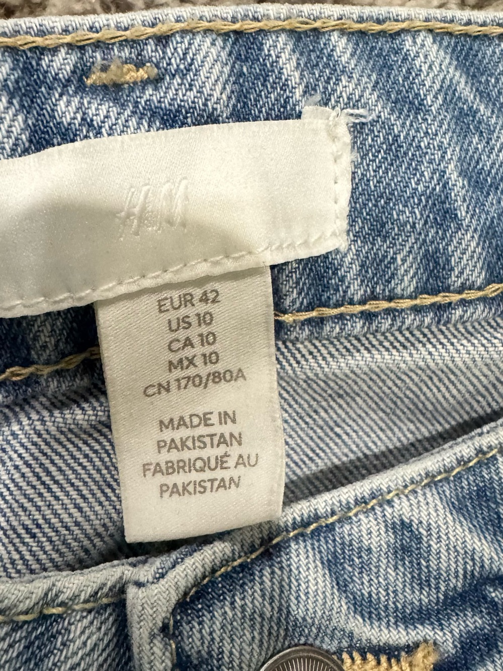 H&M High Rise Mom Jeans Light Wash Size 10 - Picture 3 of 3